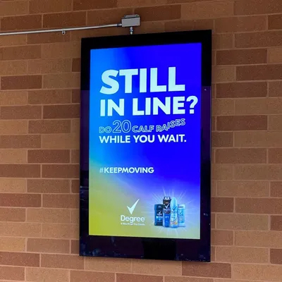 Последние блоги о компании Защита от любых погодных условий: IP65/IP66 водонепроницаемая наружная цифровая вывеска